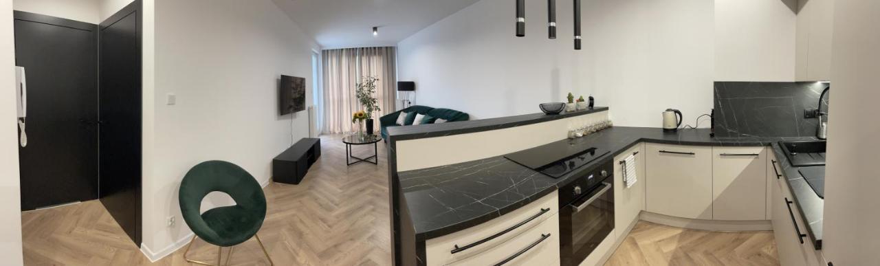 Smart Central Stay 2, Rynek, Sienkiewicza 24-Hour Check-In Zameldowanie Calodobowe Kielce Ngoại thất bức ảnh